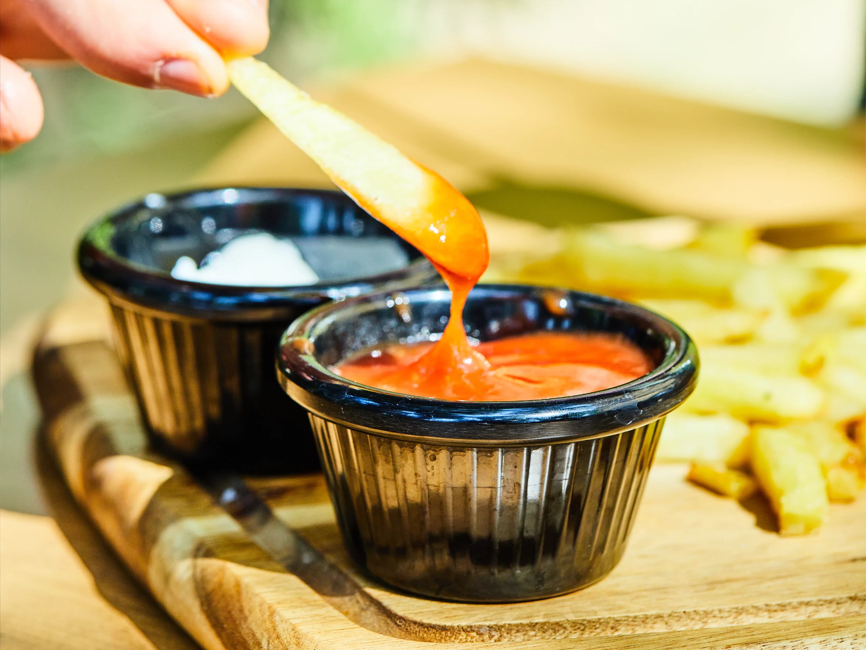 Rasa vs Harga: Apa yang Bikin Konsumen Setia pada Merek Saus Sambal Ini?